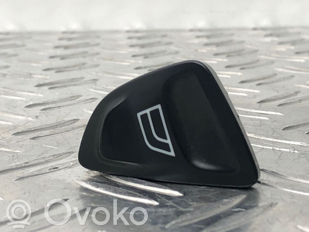 Electric window control switch   E30659