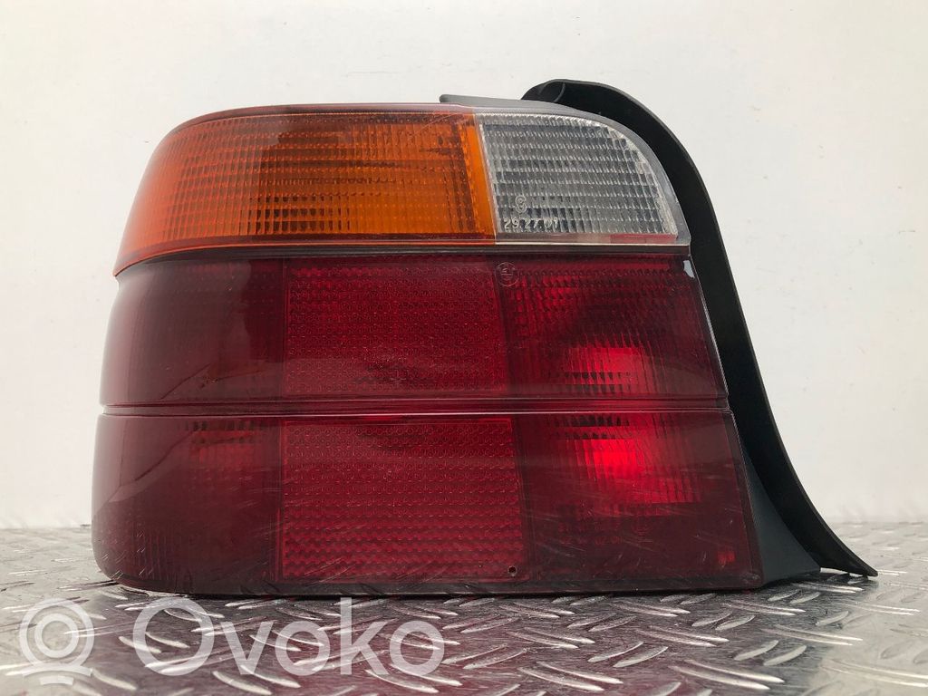 BMW 5 E39 Aizmugurējais lukturis virsbūvē 