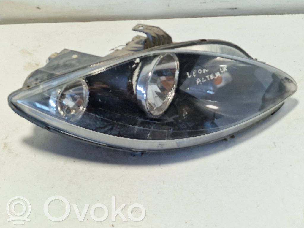Seat Leon (1P) Scheinwerfer 
