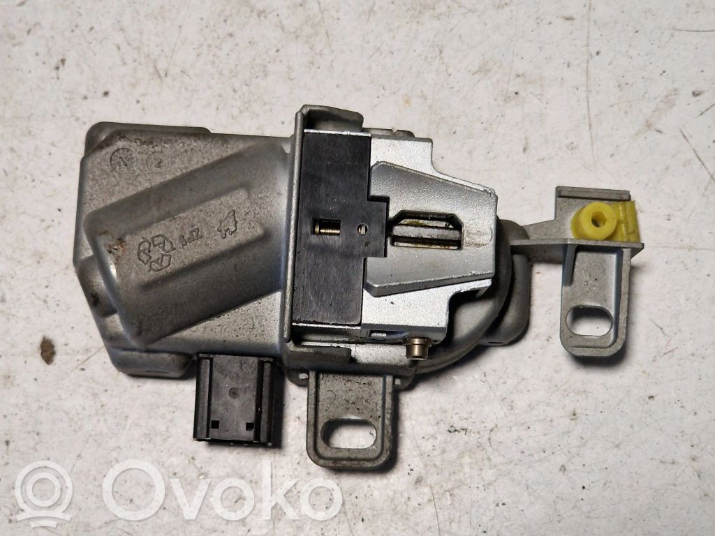 Volvo V50 Steering wheel lock 
