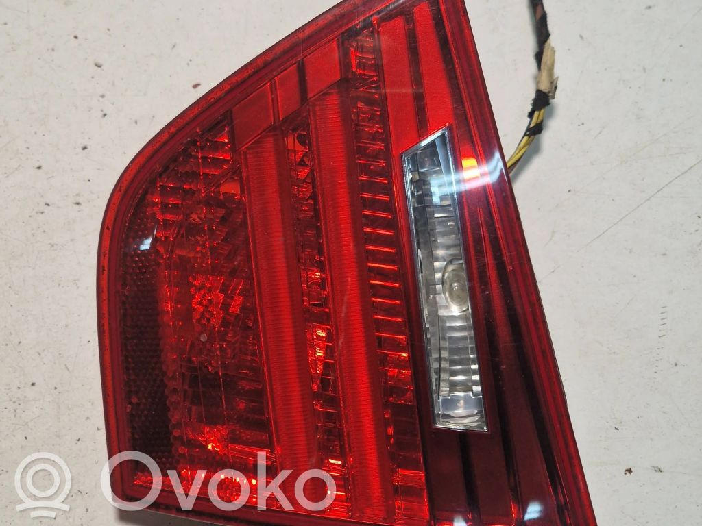 Tailgate rear/tail lights   7289434