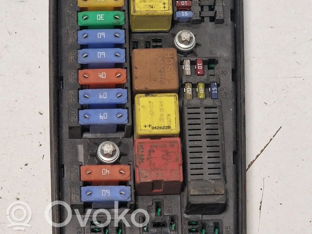 Opel Vectra C Ramka / Moduł bezpieczników 