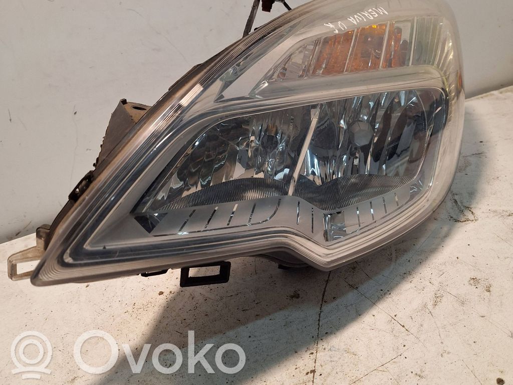 Opel Meriva B Lampa przednia 