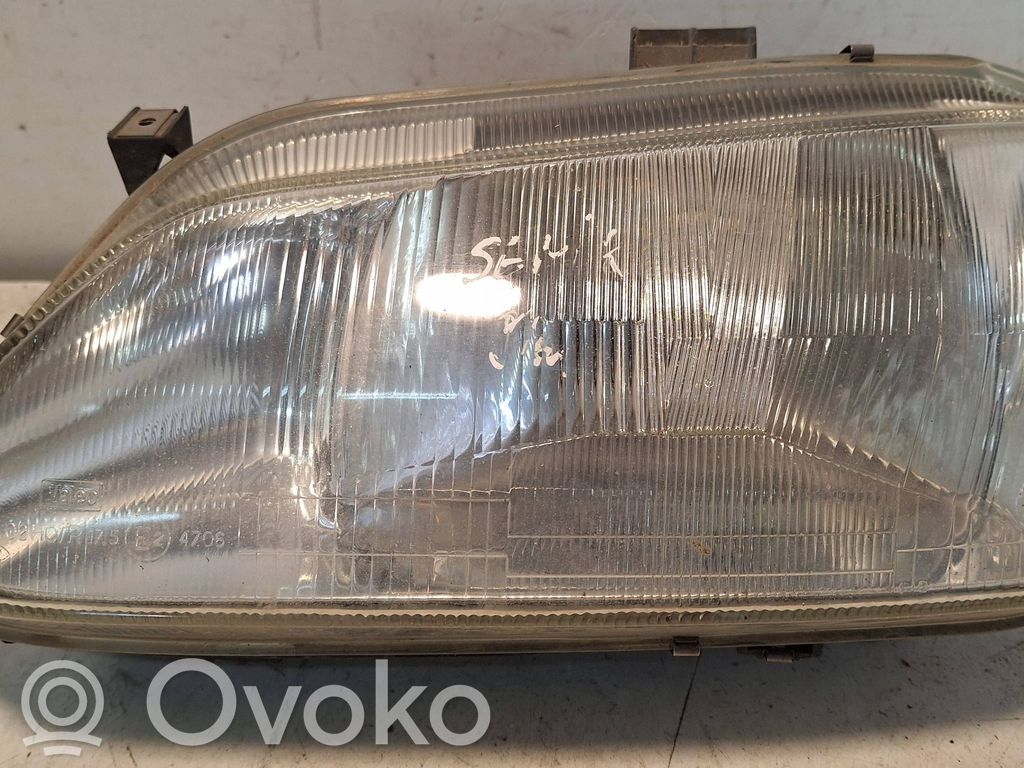 Headlight/headlamp   E24706