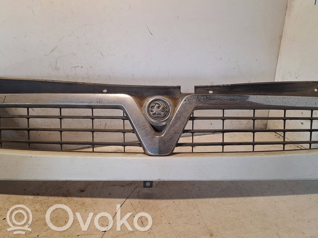 Opel Movano A Rejilla delantera 