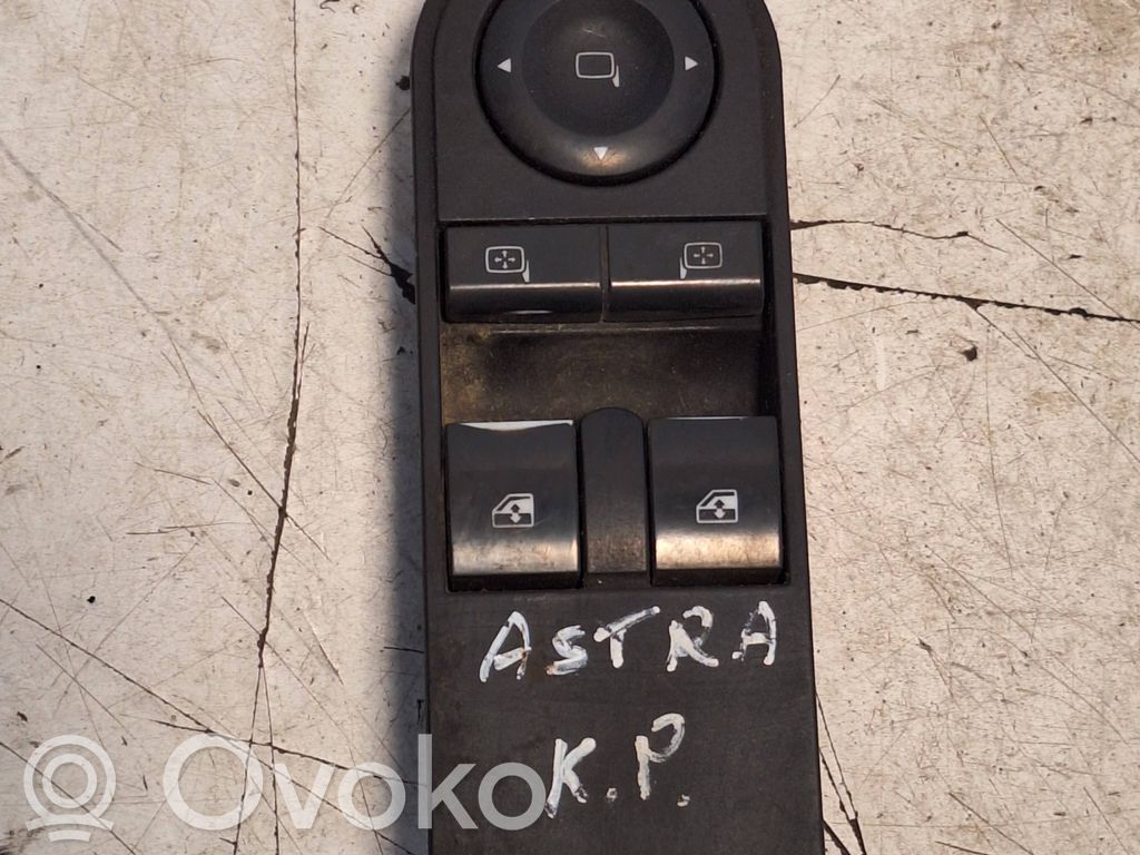 Opel Astra H Electric window control switch 