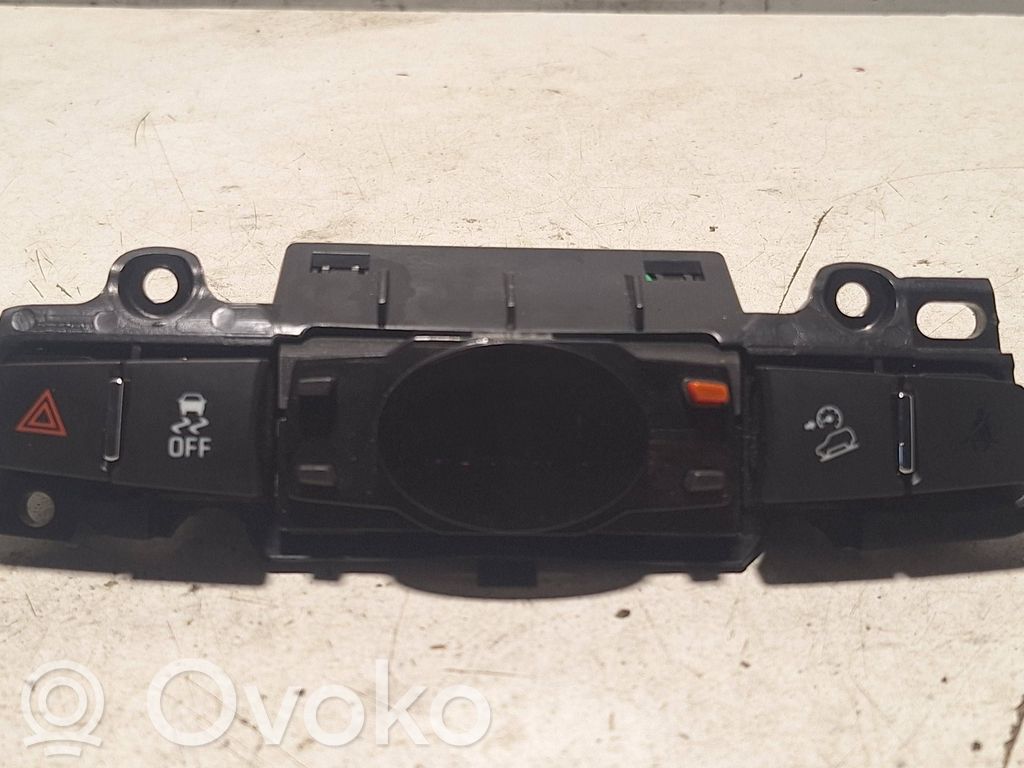Clock   LHDA82,CAV11V4,9018