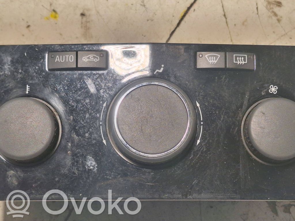 Opel Zafira B Panel klimatyzacji 