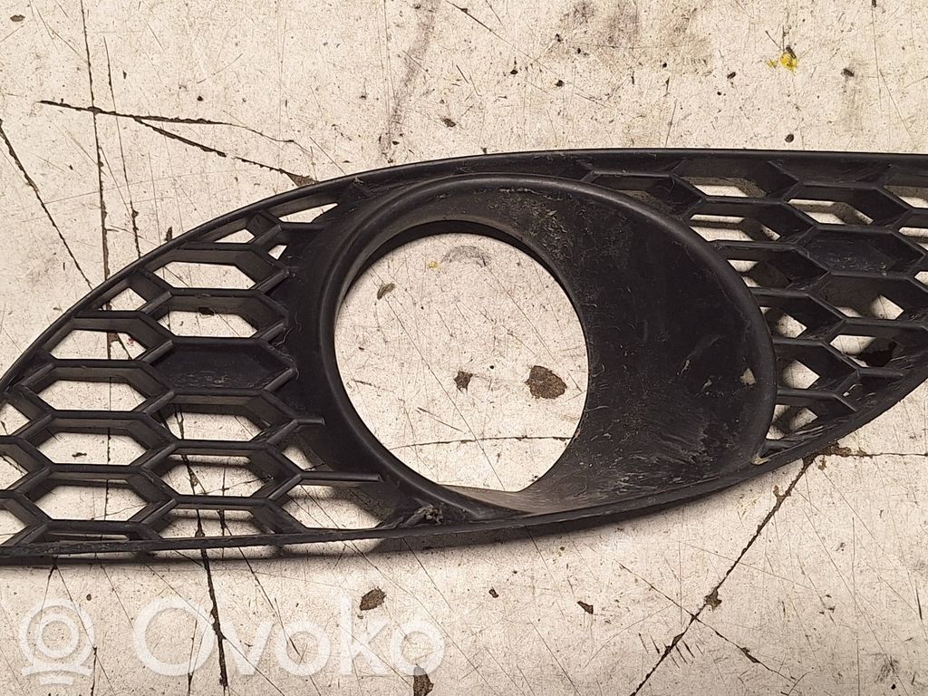 BMW 5 E60 E61 Etupuskurin alempi jäähdytinsäleikkö 