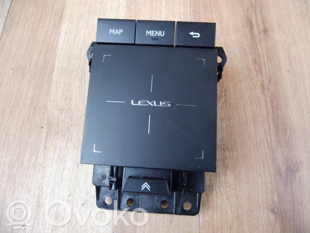 Lexus UX Head unit multimedia control 