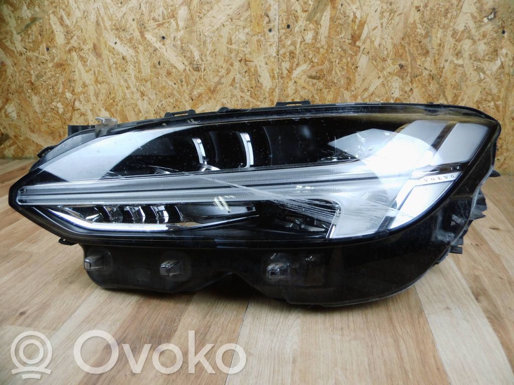 Volvo S90, V90 Scheinwerfer 