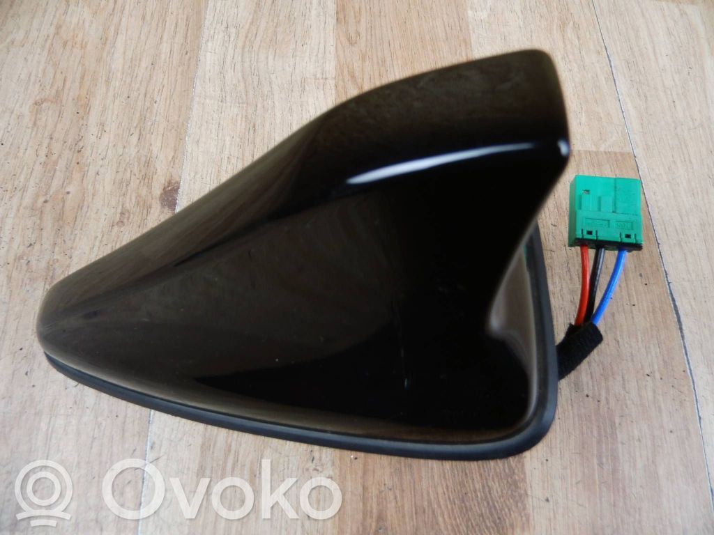 KIA Ceed GPS-pystyantenni 