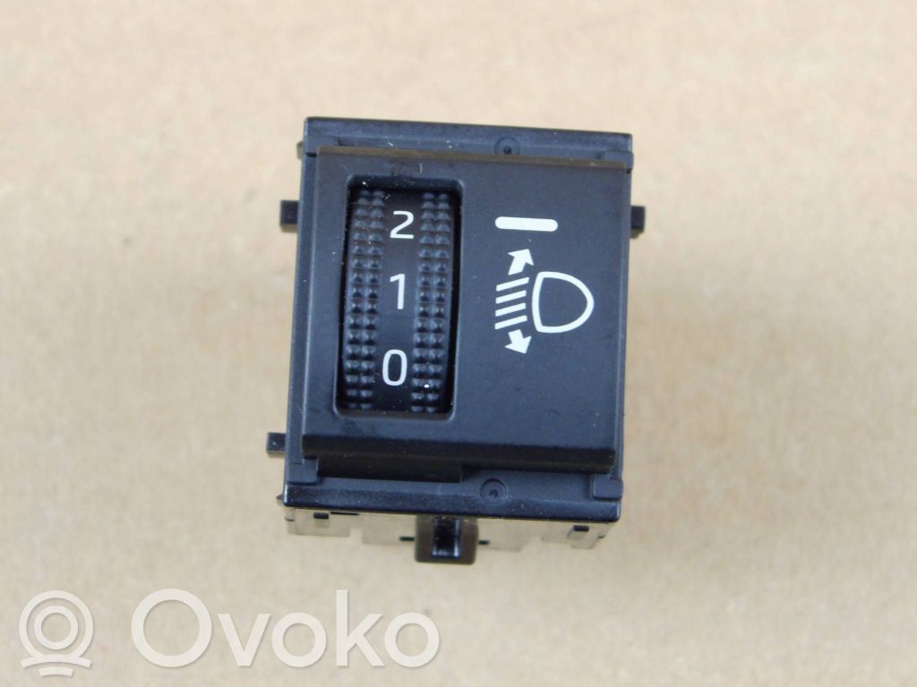 Headlight level height control switch   8415202170