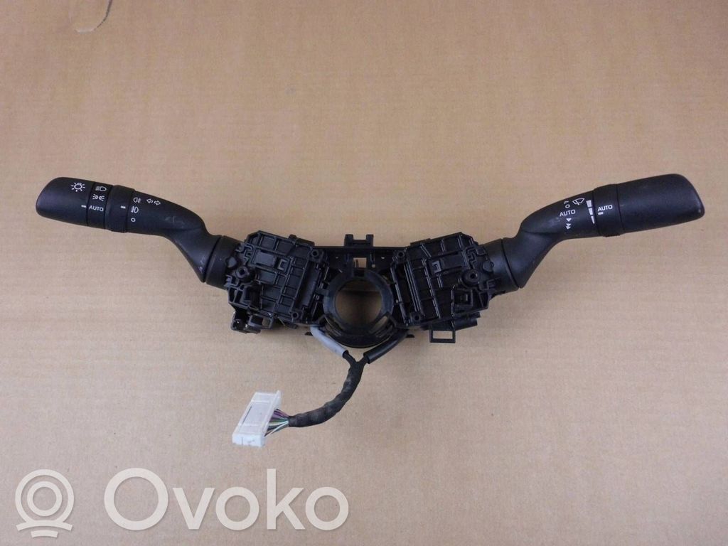 Commodo de clignotant   8432902040,02A6017L033,8465202A60,02D7017J910