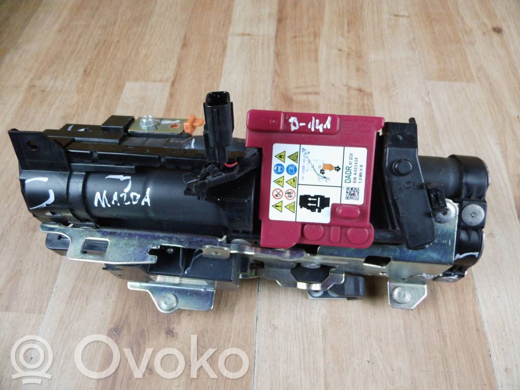Mazda 2 Įtampos keitiklis/ keitimo modulis 