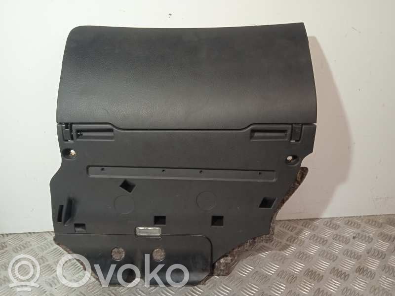 Audi A6 S6 C6 4F Mantu nodalījums 