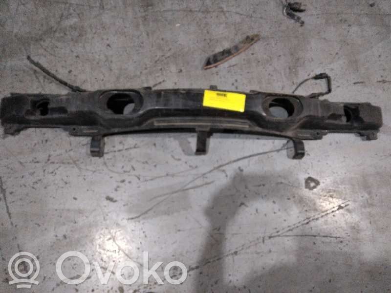 Soporte del parachoques delantero