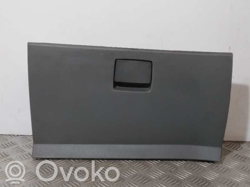 SsangYong Rodius Handschuhfach 