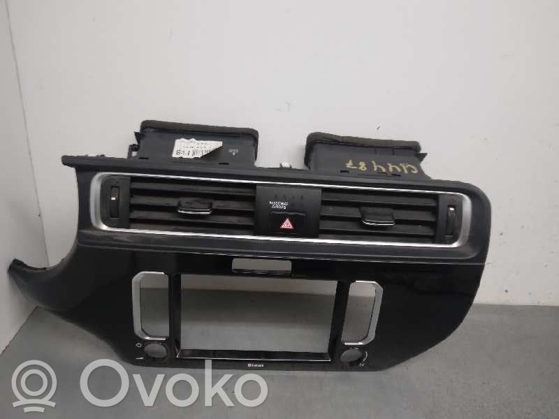 KIA Rio Rejilla de ventilación central del panel 