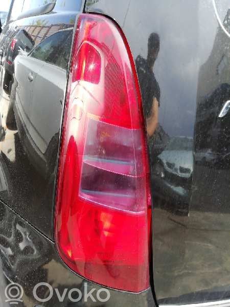 Lancia Musa Luci posteriori 