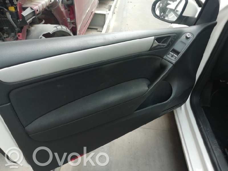 Volkswagen Golf SportWagen Revestimiento de puerta delantera 