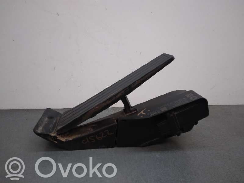 BMW 1 E81 E87 Elektriskais gāzes pedālis / sensors 