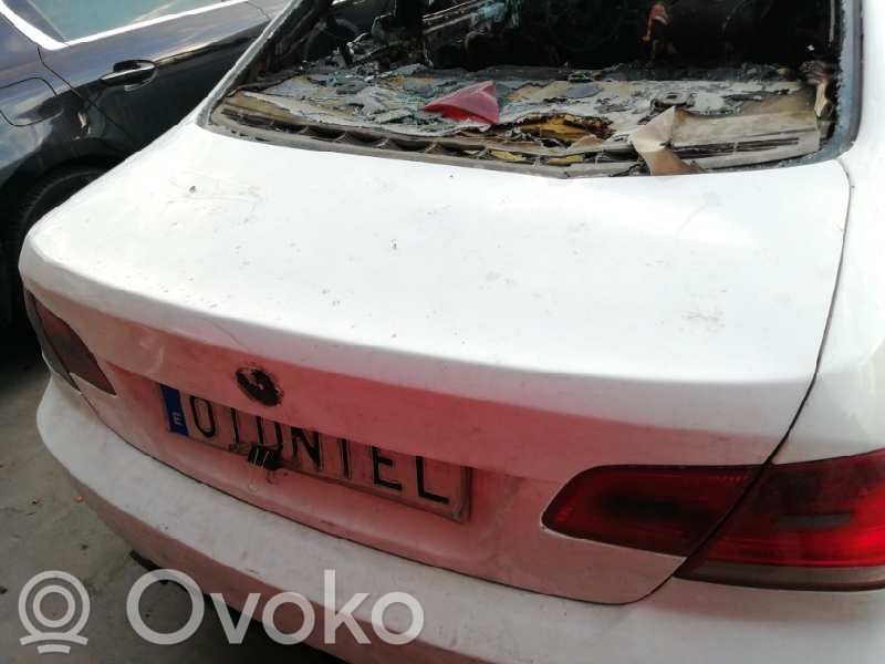 BMW 3 E90 E91 Aizmugurējais pārsegs (bagāžnieks) 