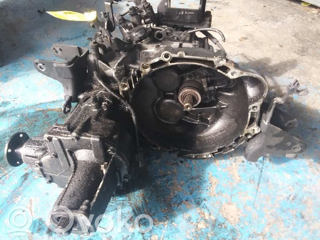 Hyundai Tucson JM Manual 5 speed gearbox 