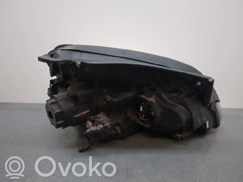 KIA Carens II Headlight/headlamp 