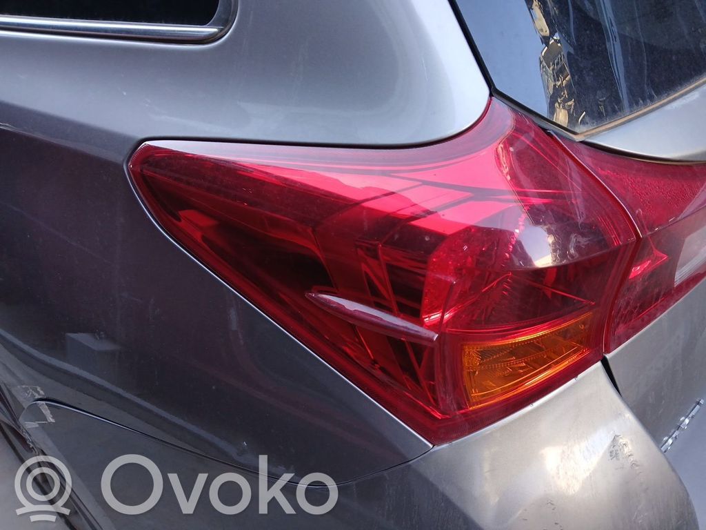 Toyota Auris E180 Galinis žibintas kėbule 