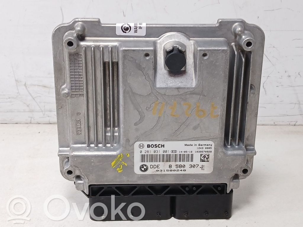 Unidad de control/módulo del motor   858030701,0281031001
