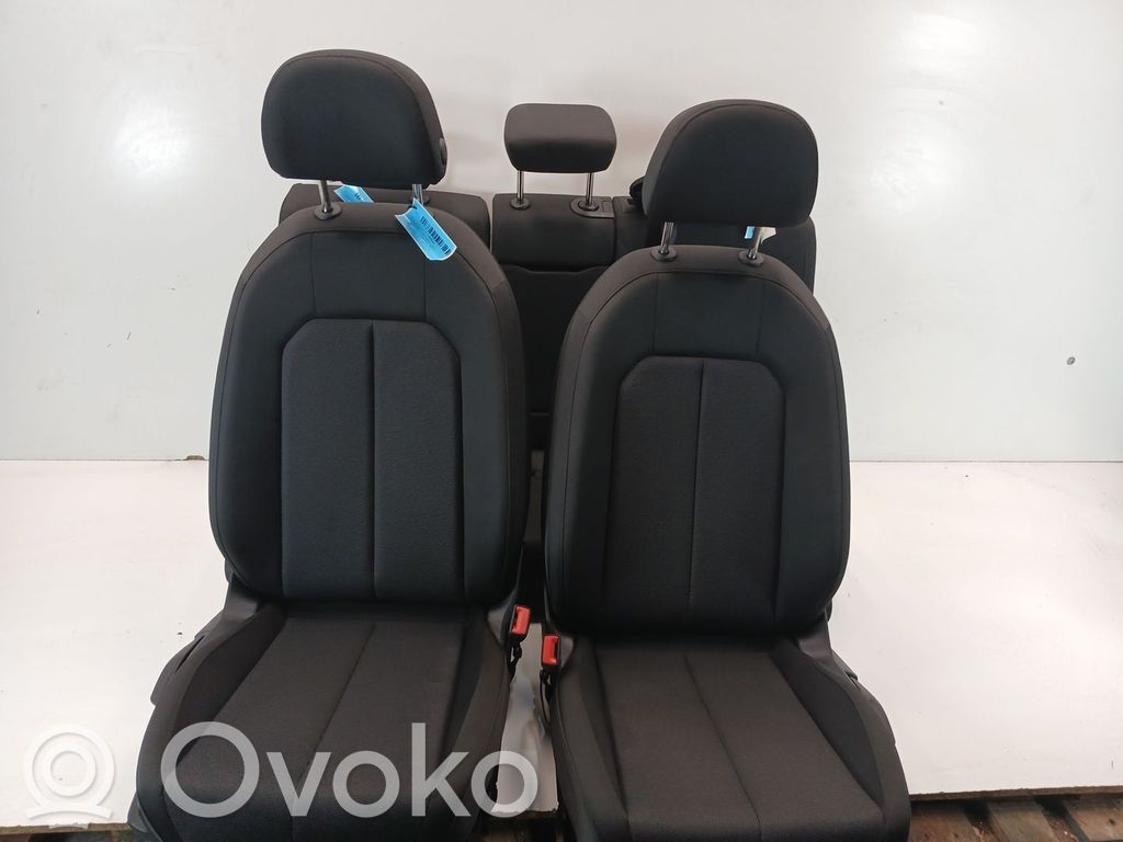 Audi Q3 F3 Sitze komplett