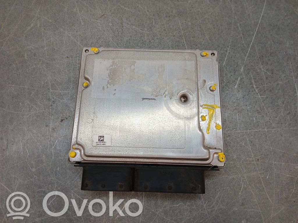 BMW 1 E81 E87 Dzinēja vadības bloks 