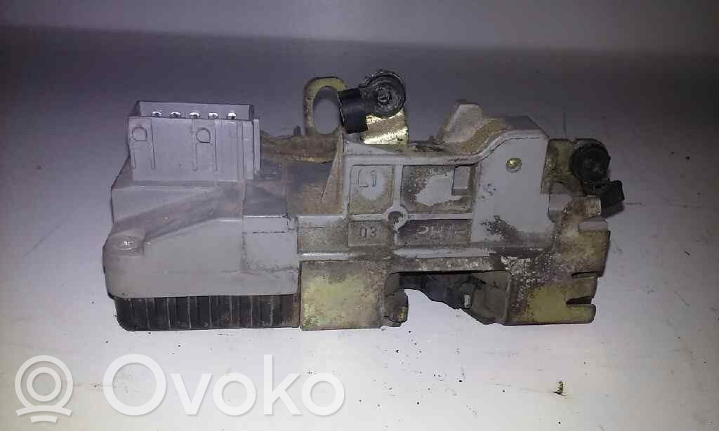 Peugeot 206 Front door lock 