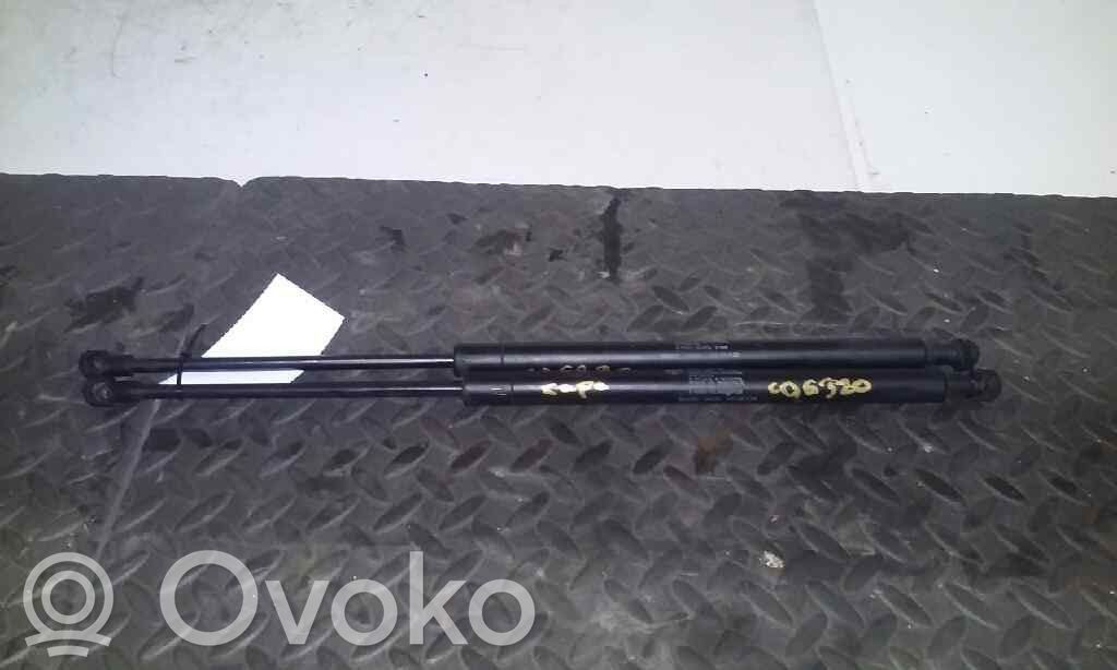 Citroen Xsara Siłownik maski przedniej 