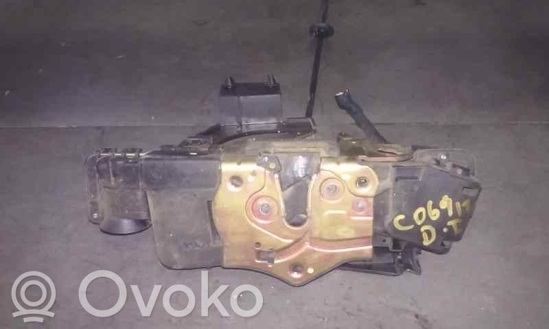 Fiat Stilo Priekšpusē slēdzene 