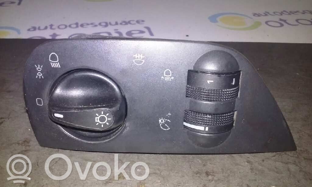 Volkswagen Polo III 6N 6N2 6NF Interruptor de control del panel de luces 