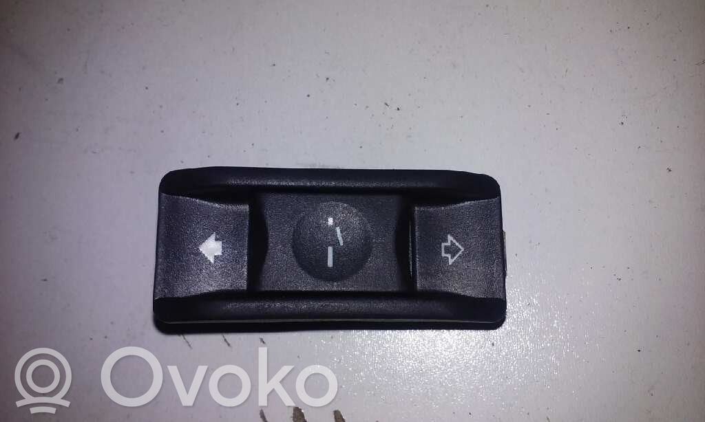 BMW 5 E39 Windscreen/window heater switch 