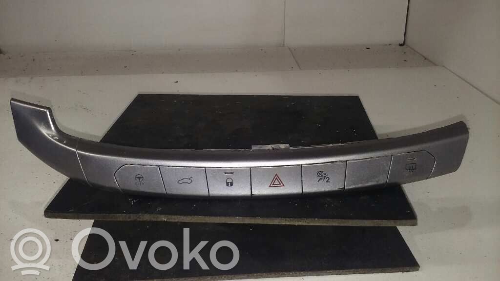 Fiat Tipo Hazard light switch 