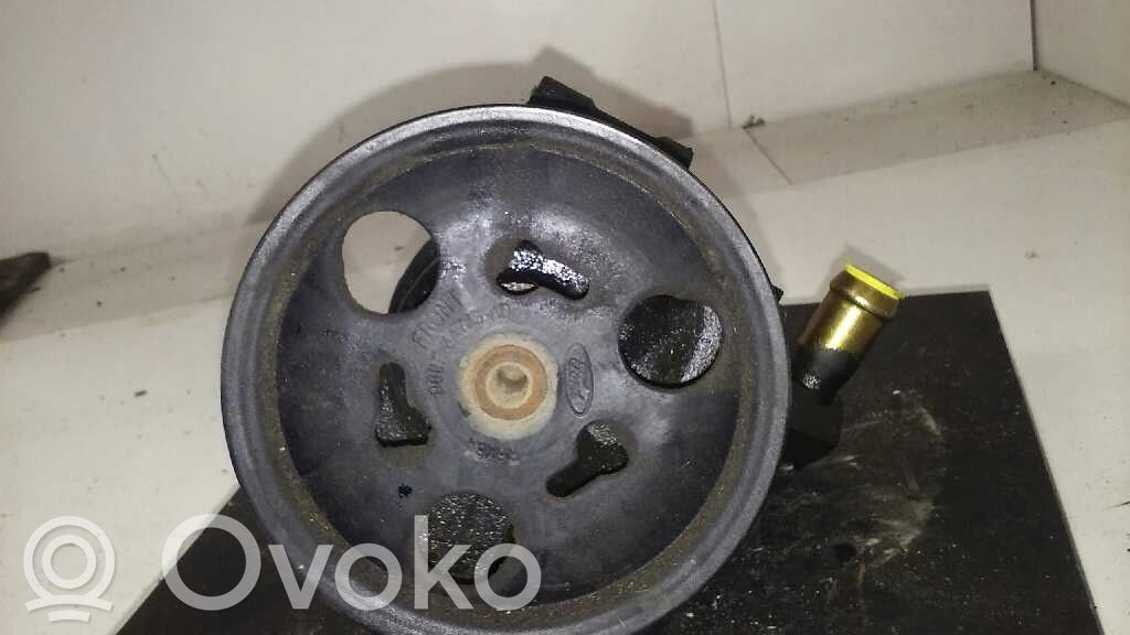 Ford Fiesta Bomba de dirección hidráulica 