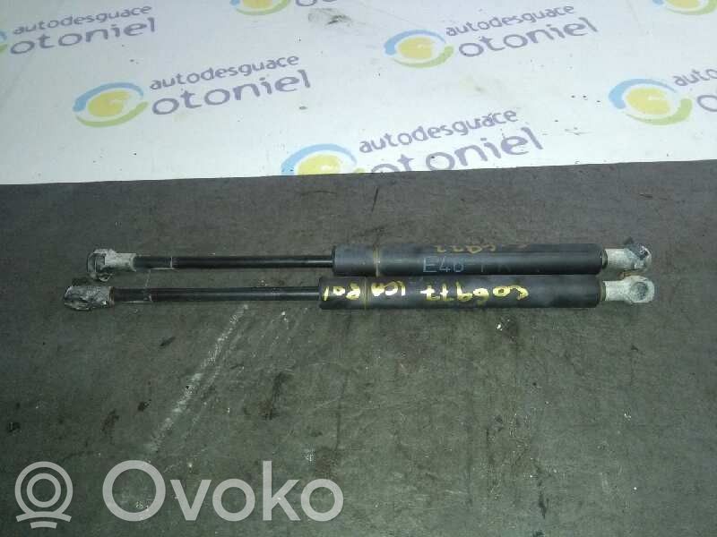 BMW 3 E46 Front bonnet/hood damper/strut 