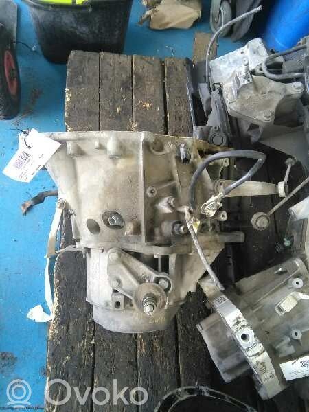 Peugeot 206 Manual 5 speed gearbox 