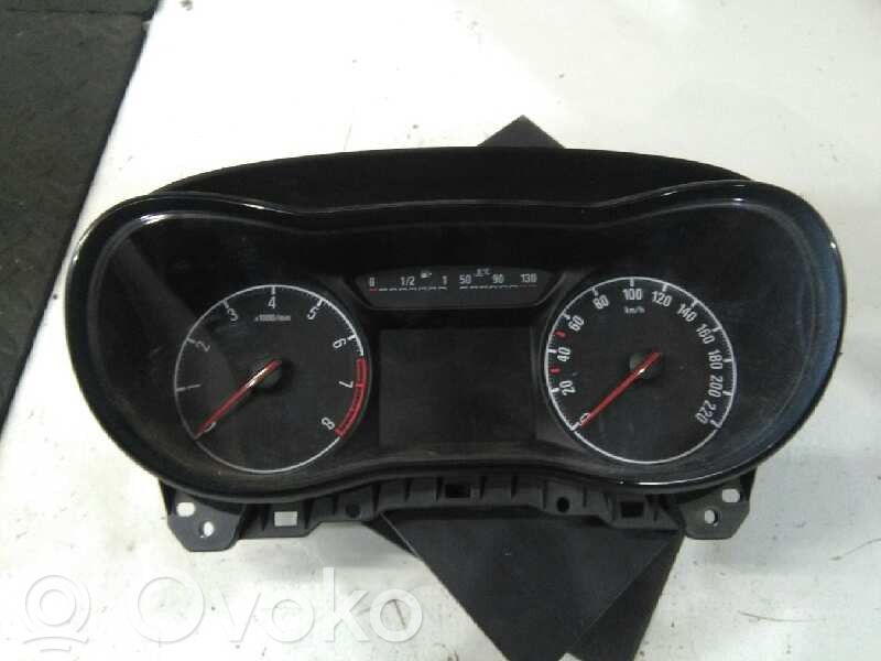 Opel Corsa E Nopeusmittari (mittaristo) 