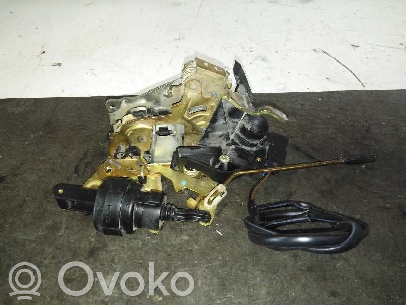 Mercedes-Benz C W202 Zamek drzwi przednich 