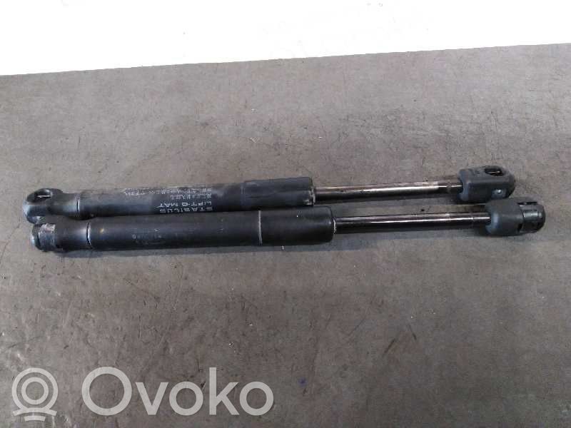Amortyzator klapy tylnej bagażnika   405N,27CM