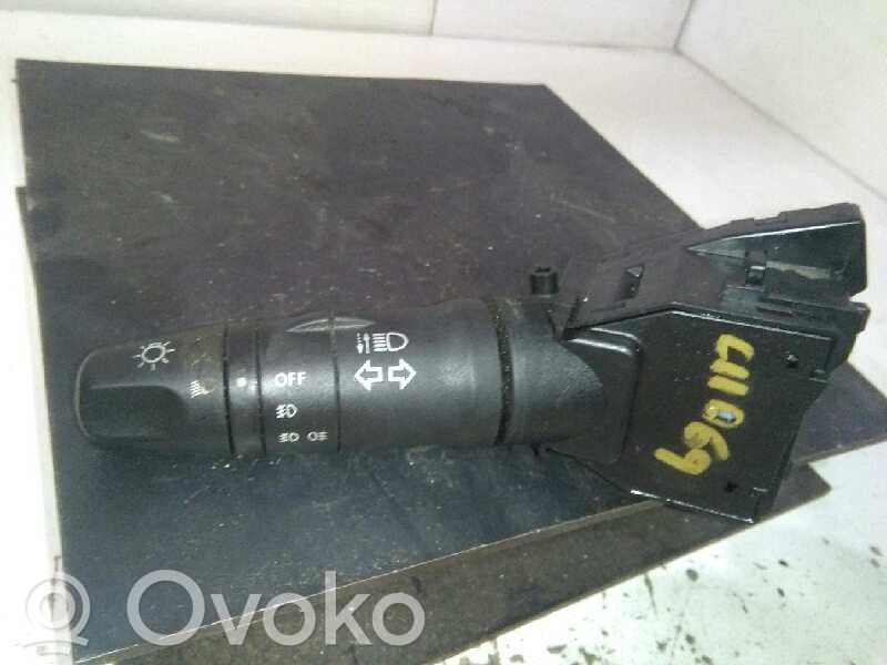 Nissan Almera N16 Interruptor de control del panel de luces 