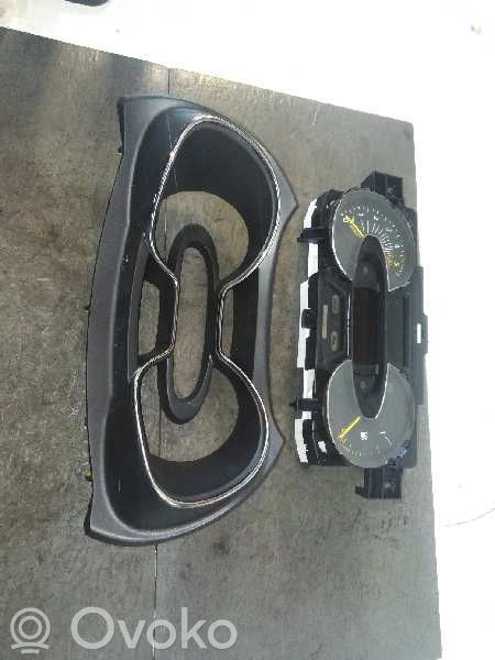 Renault Captur Speedometer (instrument cluster) 