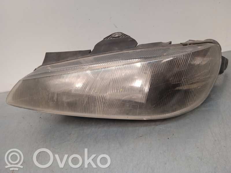 Peugeot 406 Headlight/headlamp 