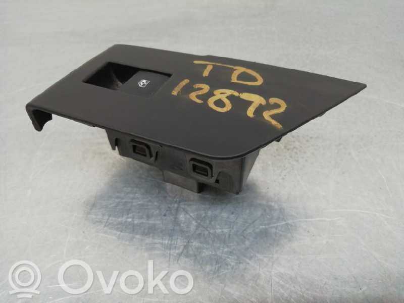Electric window control switch   13307900