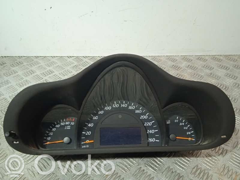 Mercedes-Benz C W203 Licznik / Prędkościomierz 